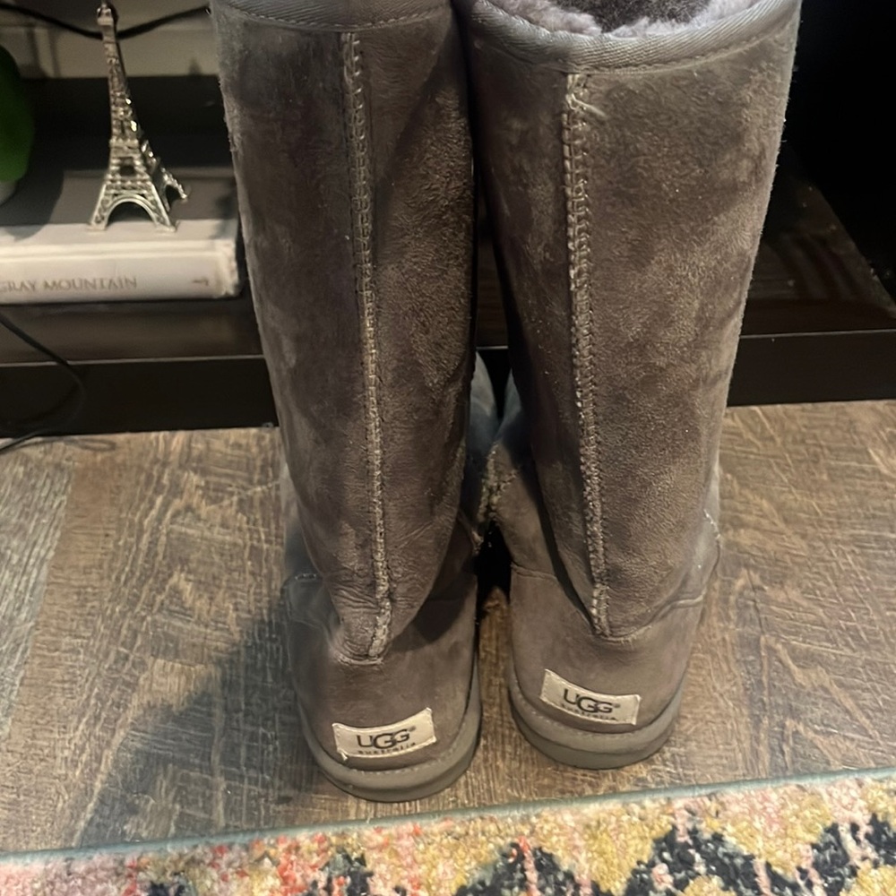 Grey Uggs size 8